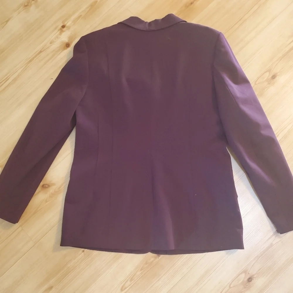 Caslon Women's Two-piece Classic Suit - Picture 5 of 13